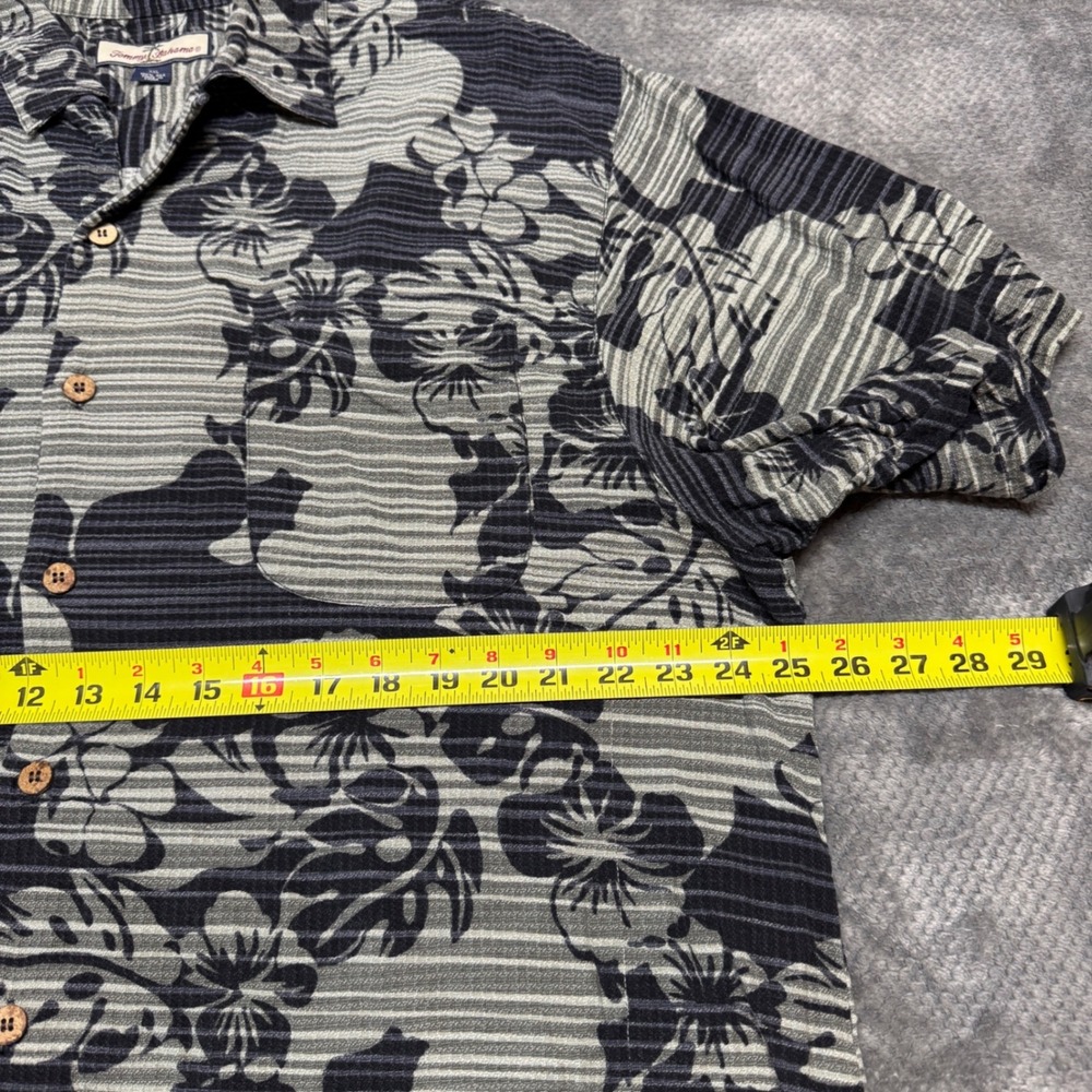 Tommy Bahama Mens XXL Silk Floral Camp Shirt Grey Black Tropical Short Sleeve - Picture 6 of 9